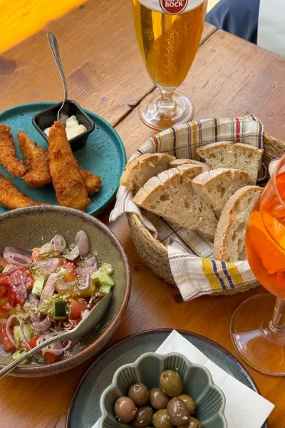 Luxury Travel: Enjoying spanish food