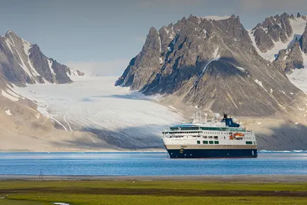 Luxury Travel Holiday: HX Expedition