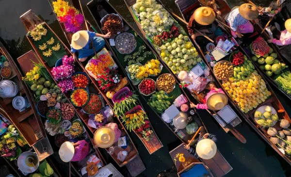 Luxury Travel: Floating Market, Thailand