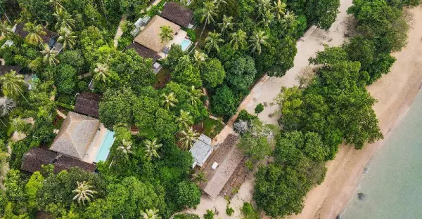 Fly & Stay in Style, Island Escape by Burasari