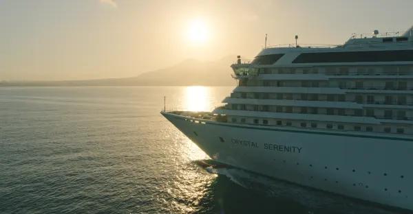 Fly, Stay & Cruise in Luxury, Fiji to Auckland