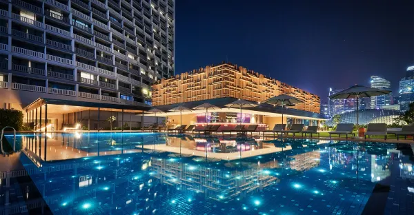 Fly, Stay & Experience Singapore in Style
