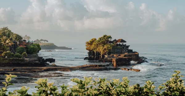 A Journey of Urban Adventures & Enchanting Scenery - Singapore return