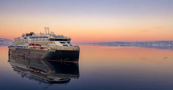 Iconic Antarctica - The Explorers Route