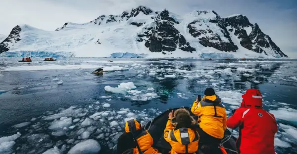 Antarctic Peninsula: Crossing the Circle - Buenos Aires return