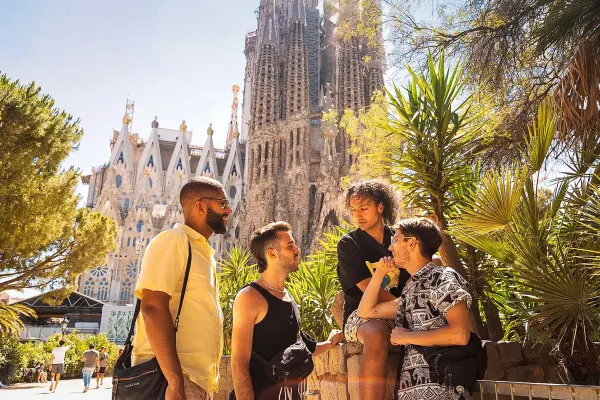 Friends chatting in front of Notre Dame