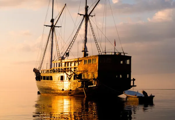 Indonesian Pirate Ship Cruising luxury travel