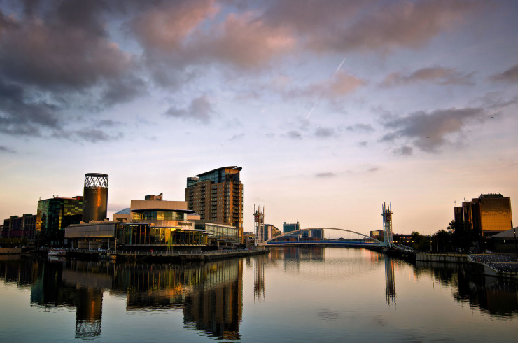 manchester skyline at dusk