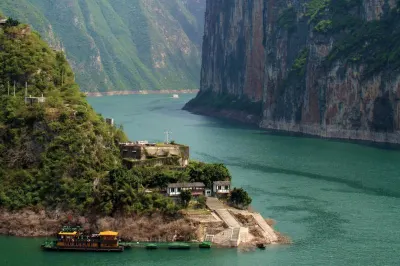 Cruising the Yangtze River with APT