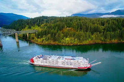 American Empress (image courtesy of American Queen Steamboat Company)