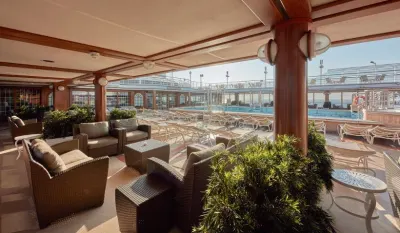 Queen Elizabeth Pool Deck cunard