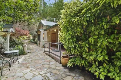 Linden Gardens Rainforest Retreat, Dandenong Ranges