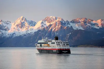 Travel Associates  Norway by Nature: Cruising with Hurtigruten 