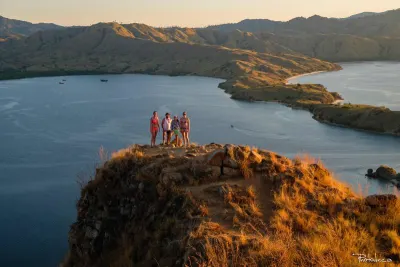 Travel Associates Indonesian Pirate Ship Cruising