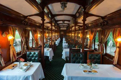 Bushtracks Express, Dining