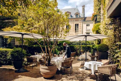 Le Pavillon de la Reine luxury hotel Paris France