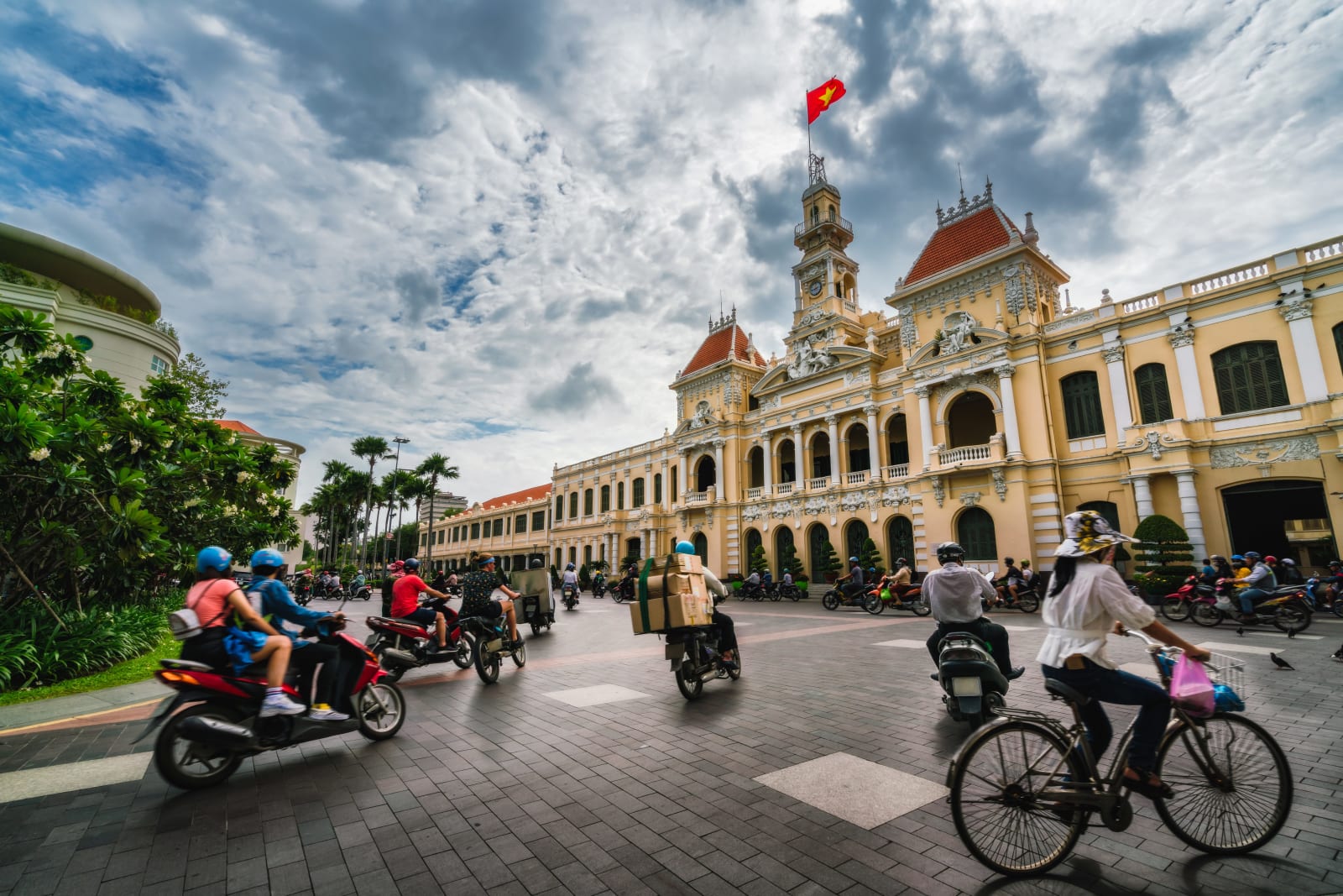 Ho Chi Minh City - Vespa's Bikes.