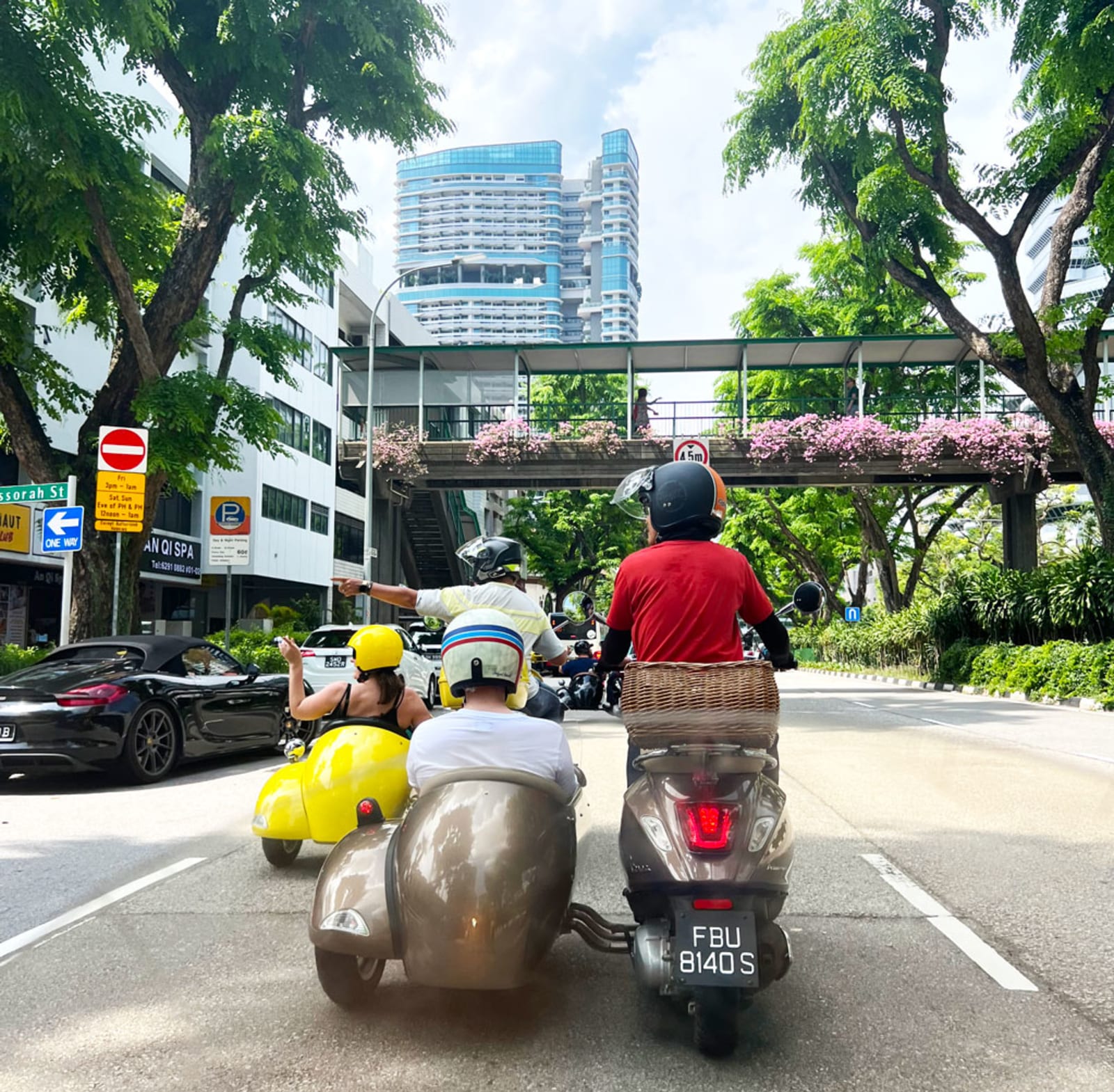Vespa sidecar tour in Singapore