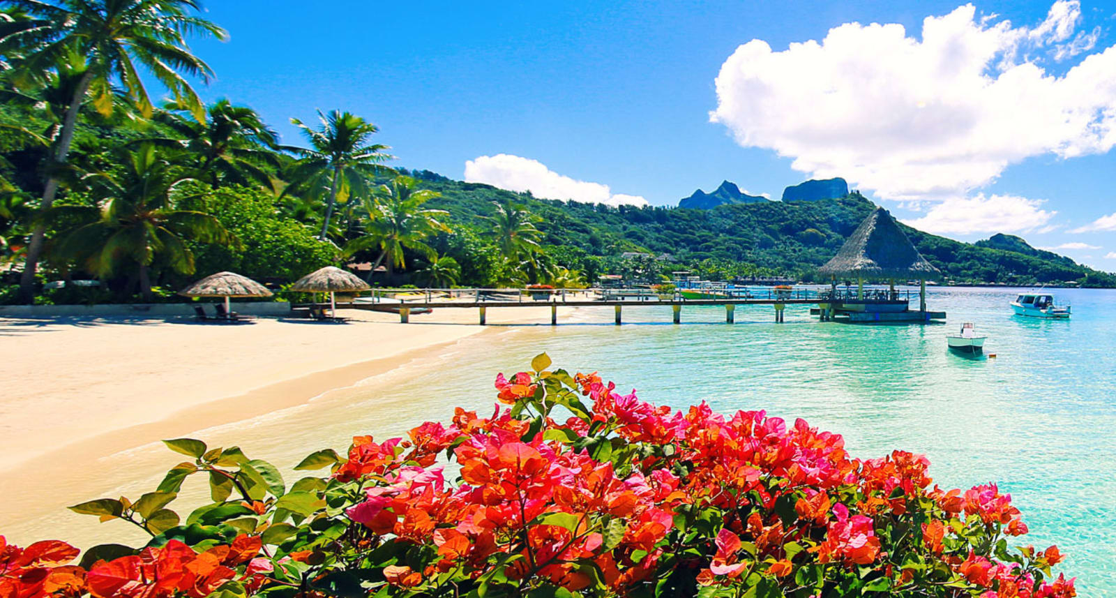 Tahiti beach with boats