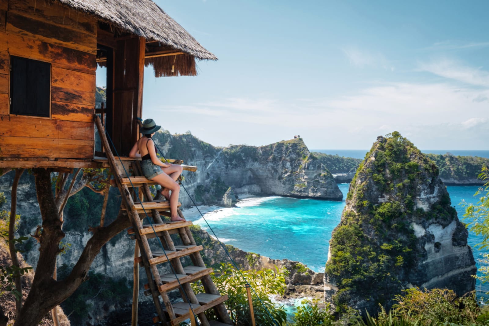 Bali, Indonesia, Tree House at Diamond Beach in Nusa Penida Island