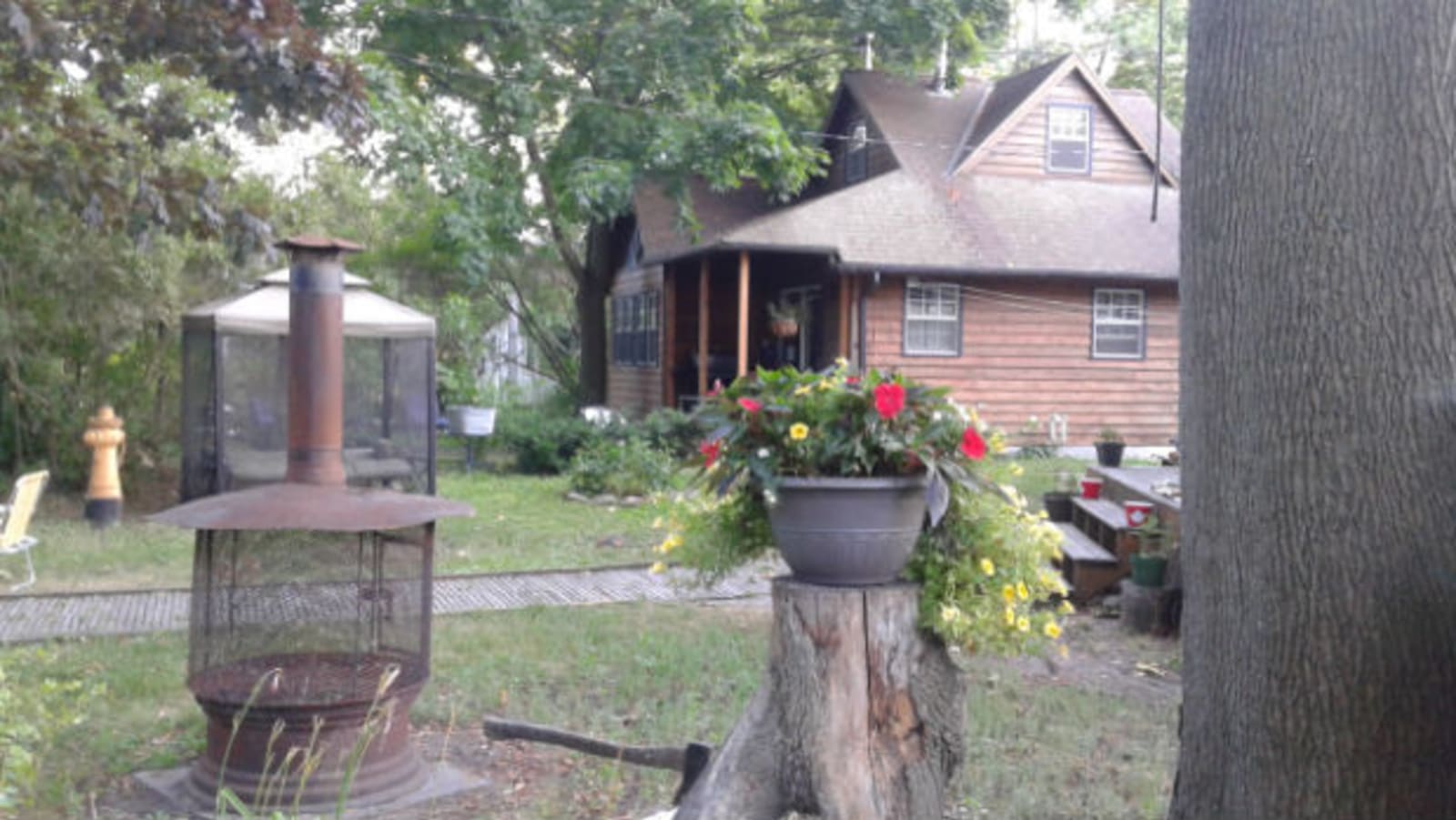 Wards Island House - outside heater and potplant
