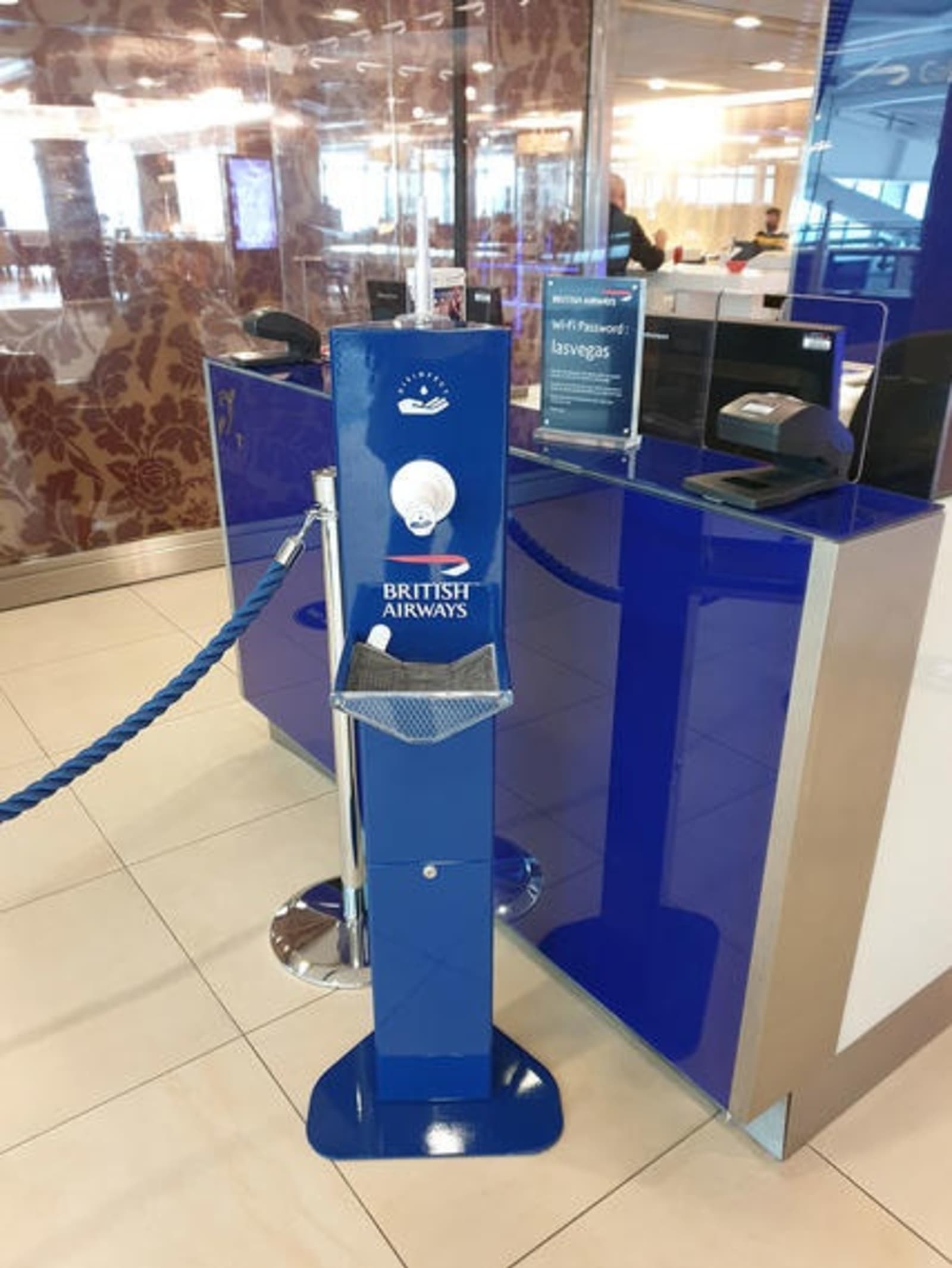 5-rs-british-airways-lounge-sanitising-station-alex-cronin.jpg