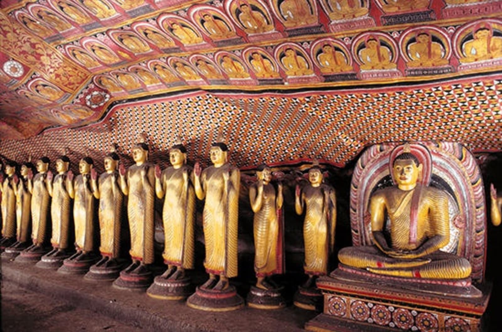 7-RS-dambulla-caves1-Sri-Lanka-Tourism.jpeg