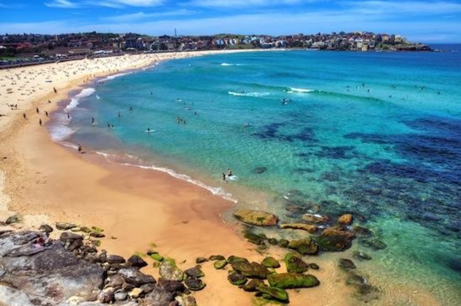 Bondi-Beach-Australia_81898171.jpg