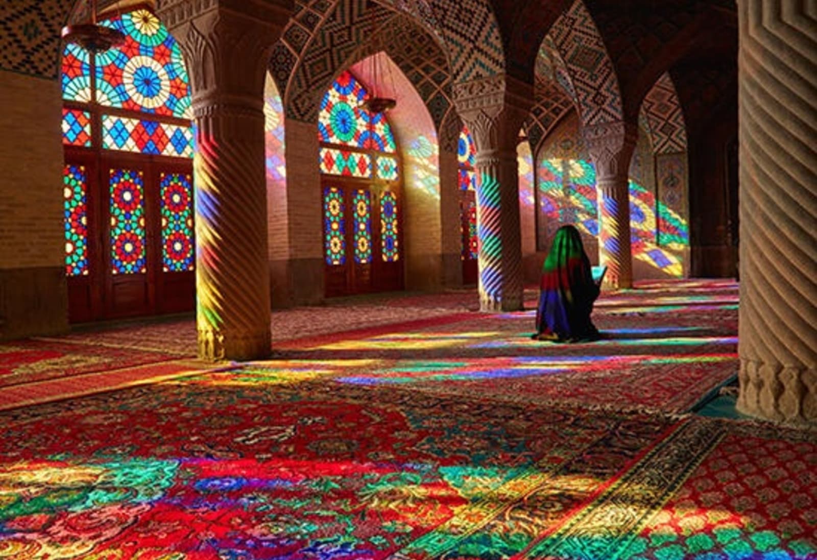Pink-mosque-iran.jpg