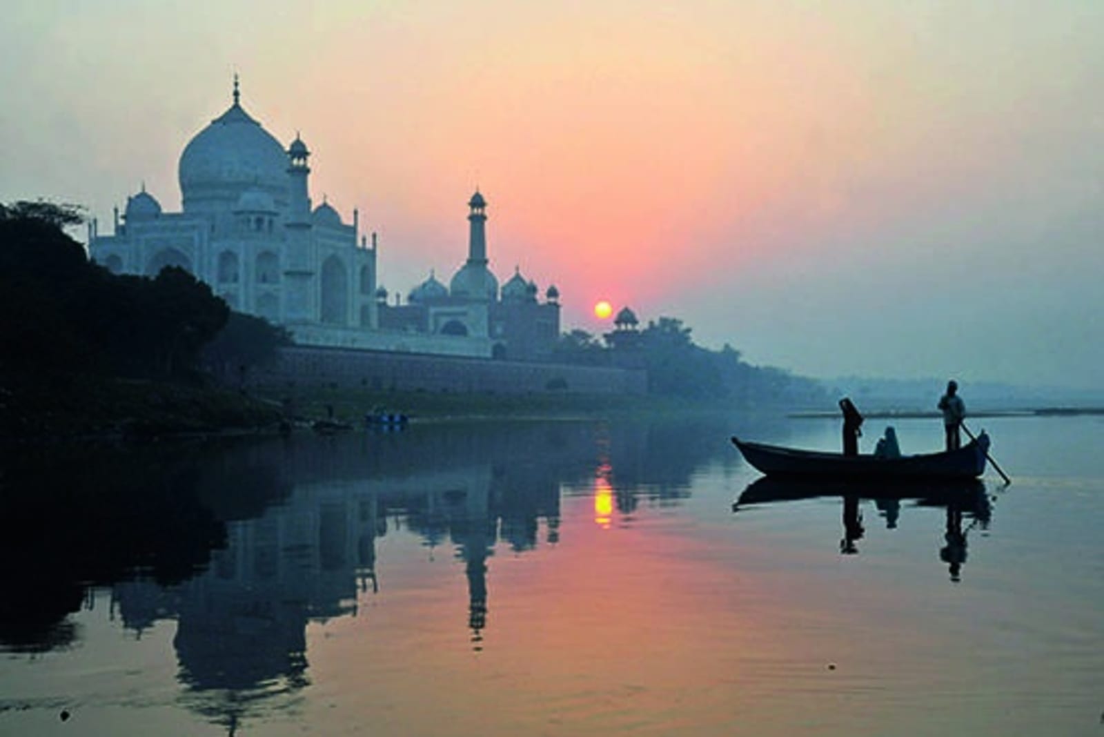RS-5-TajMahal2Pete-Seaward-Lonely-Planet.jpg