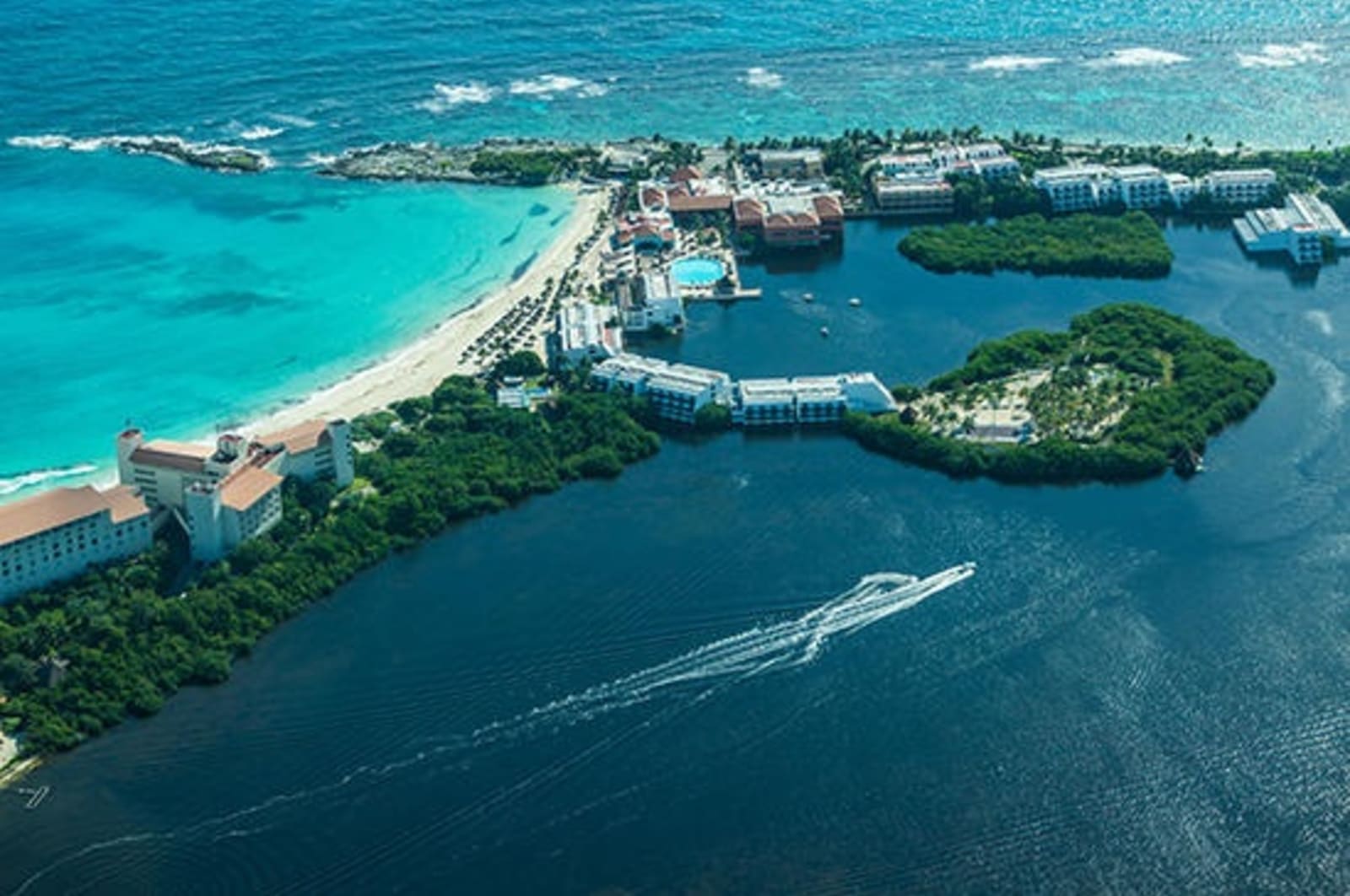 RS-Aerial-Cancun-shutterstock_179080052.jpg