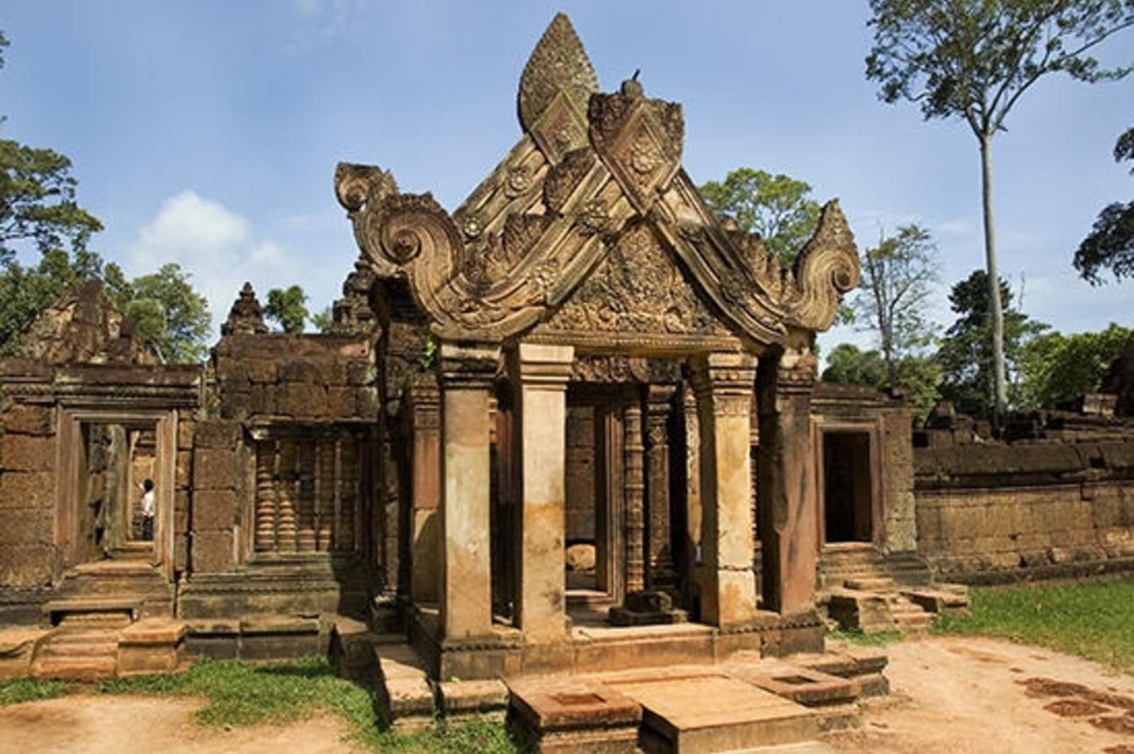 RS-Banteay-Srei-Cambodia.jpg