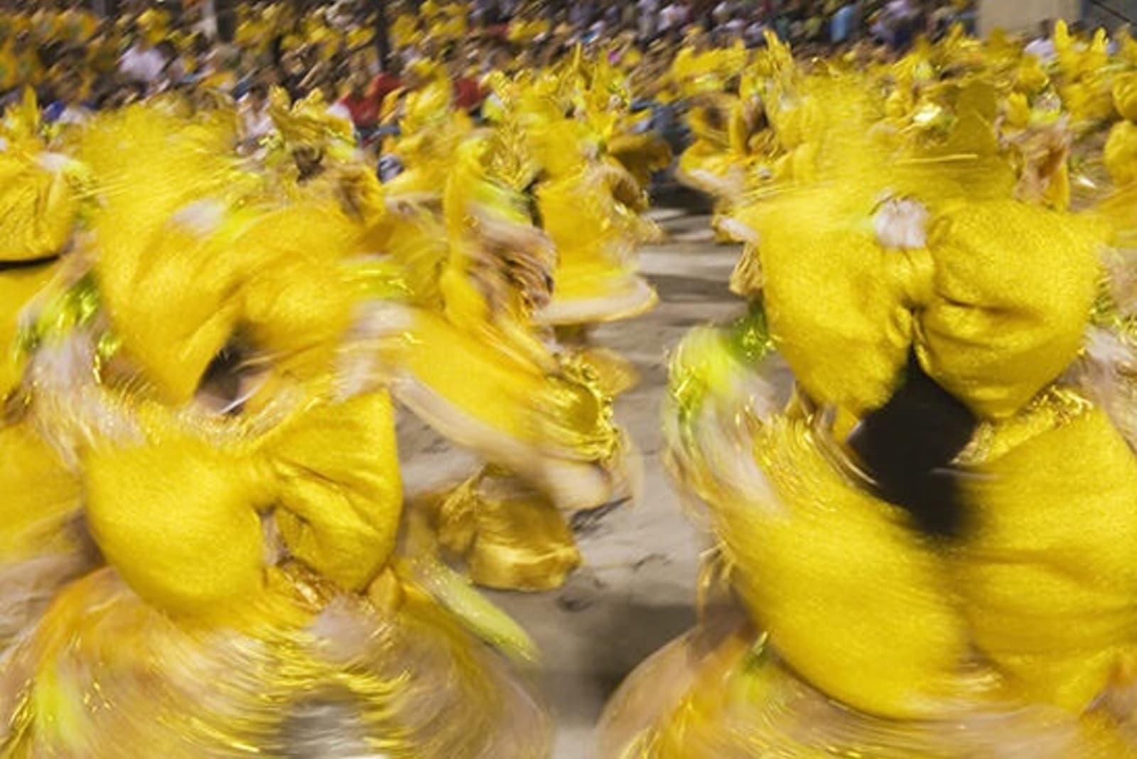 RS-Carnaval-parade-in-Rio-de-Janeiro-Brazi.jpg