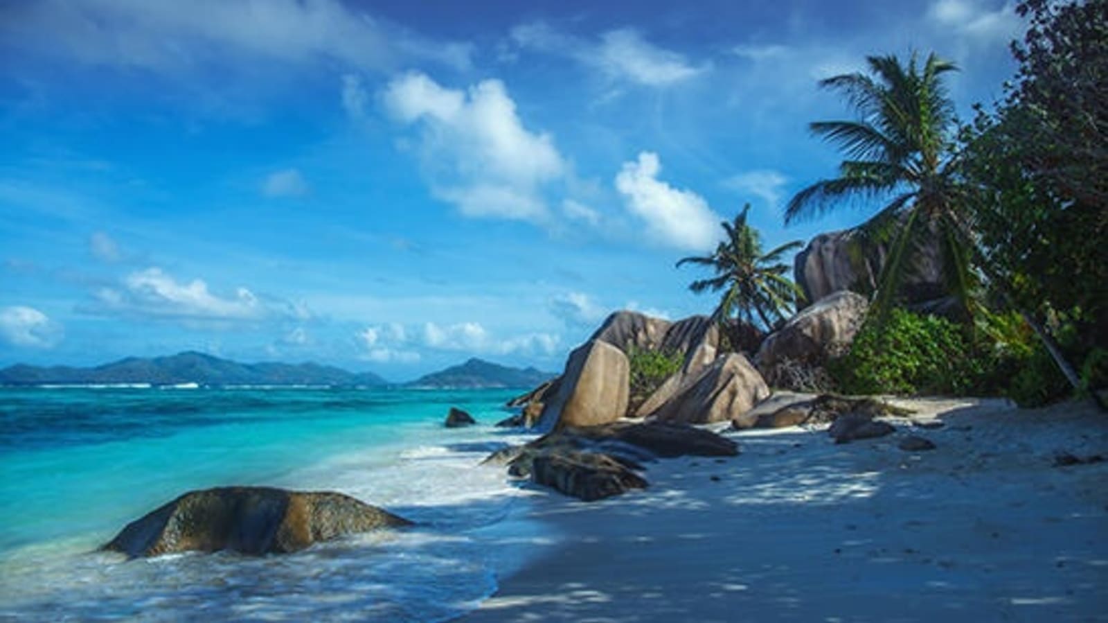 RS-La-Digue-Seychelles-shutterstock_370600355.jpeg