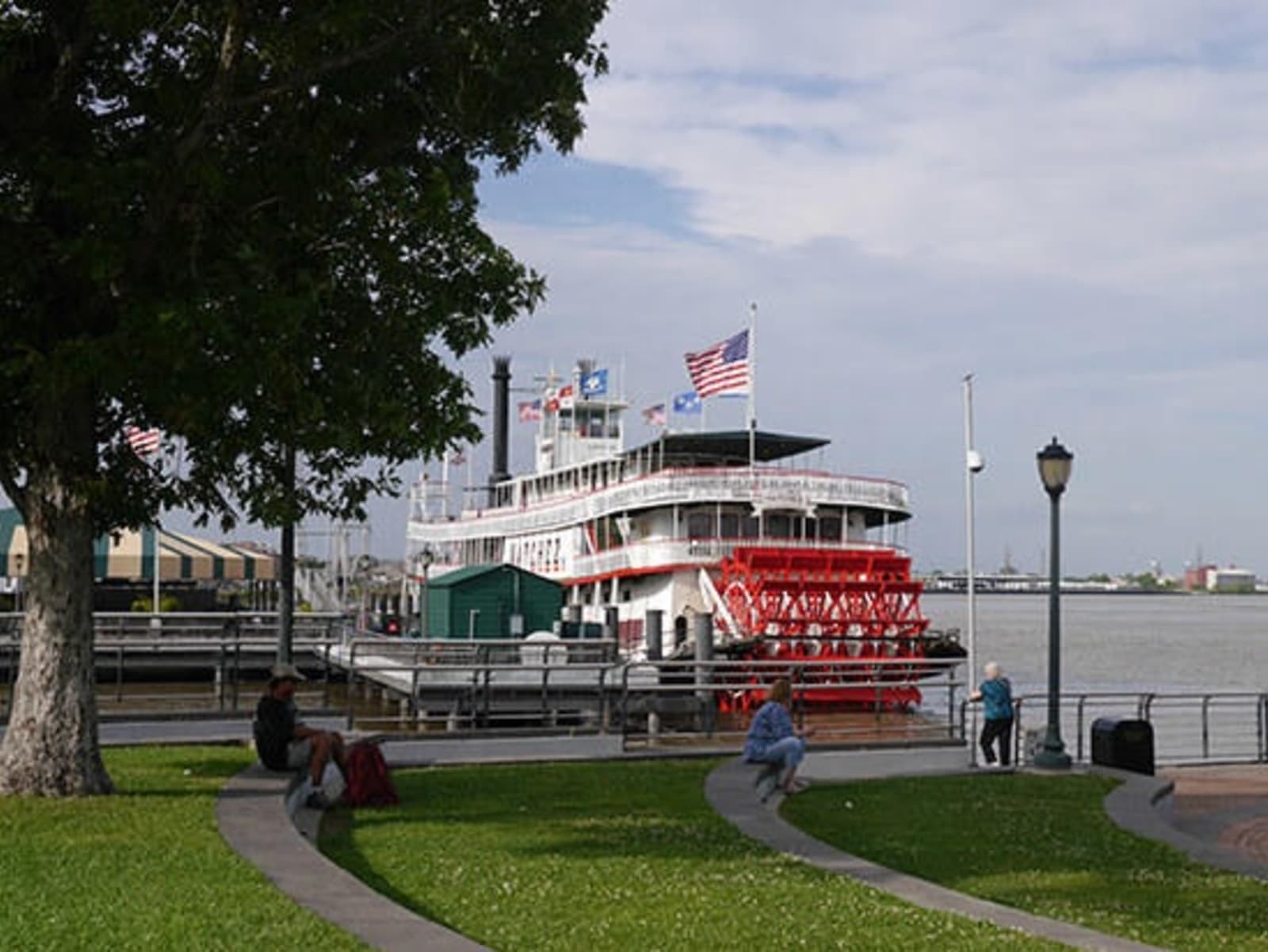 RS-Natchez-Steamboat.jpg