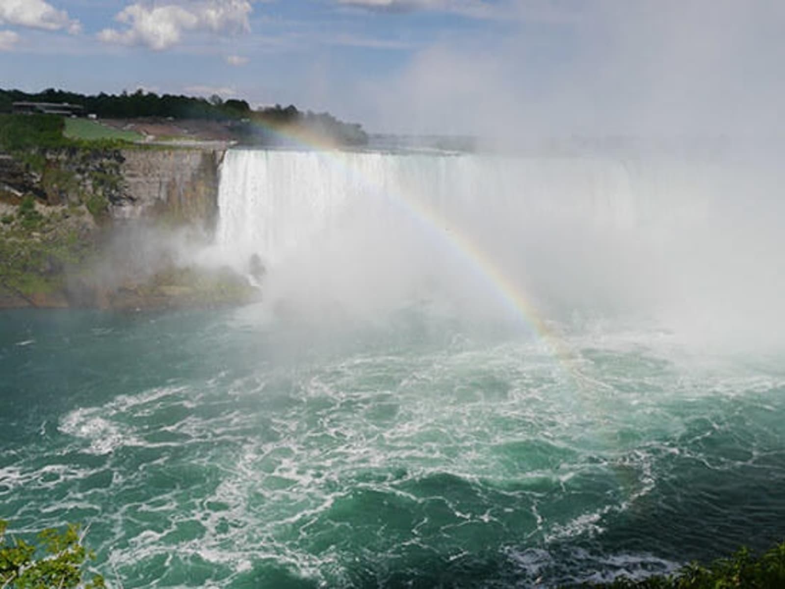 RS-Niagara-in-the-sunlight.jpg