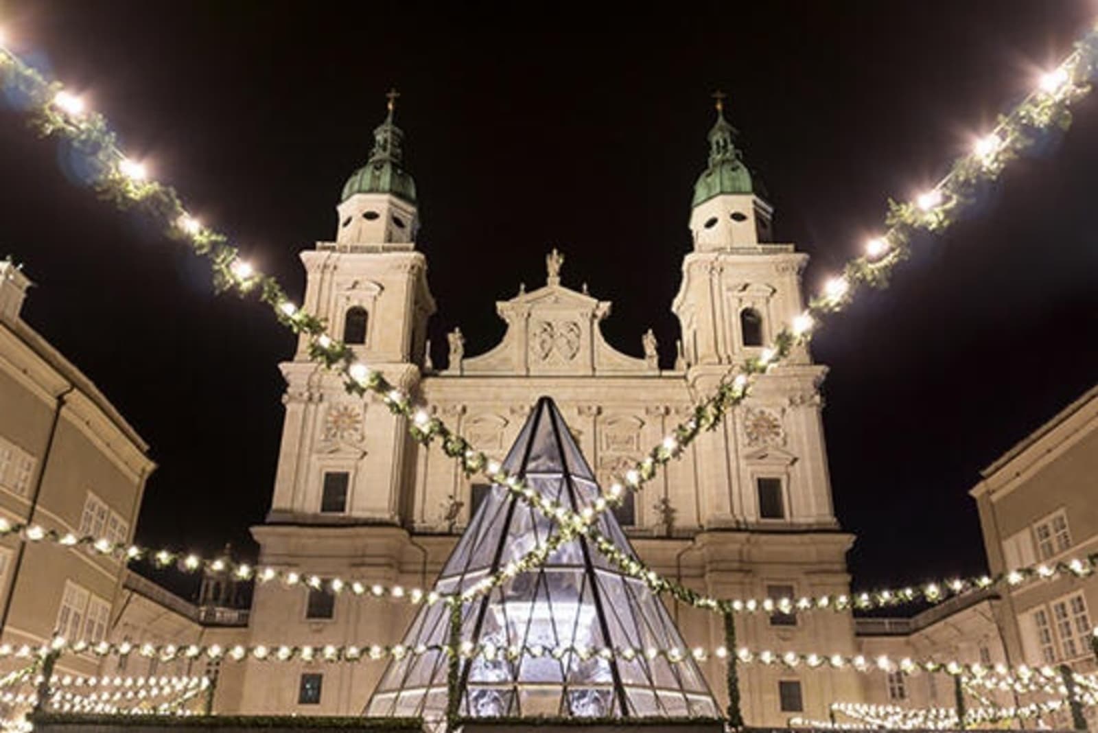 RS-Salzburg-Cathedral-shutterstock_239387881.jpg