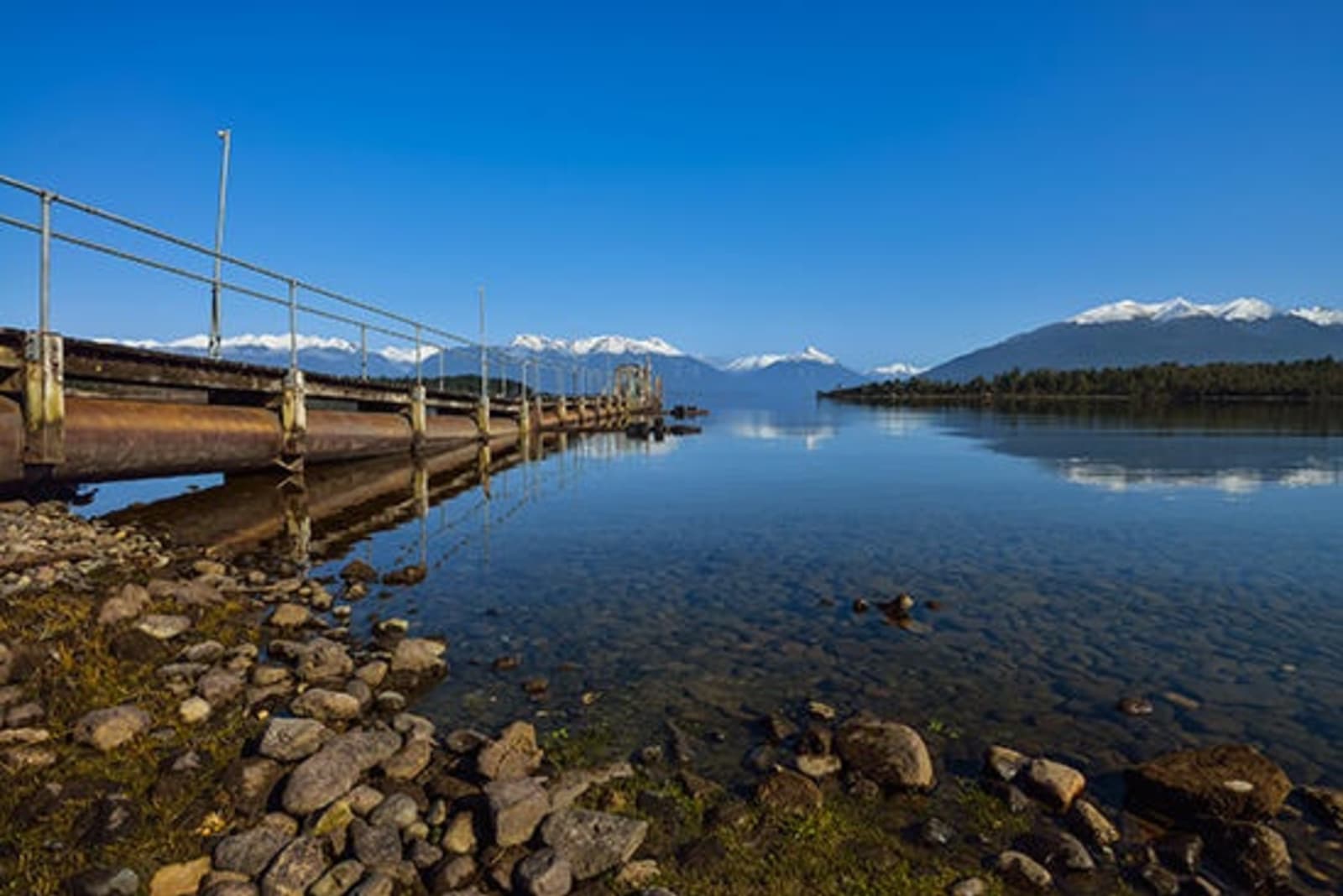 RS-Te-Anau-NZ-shutterstock_261473084.jpg