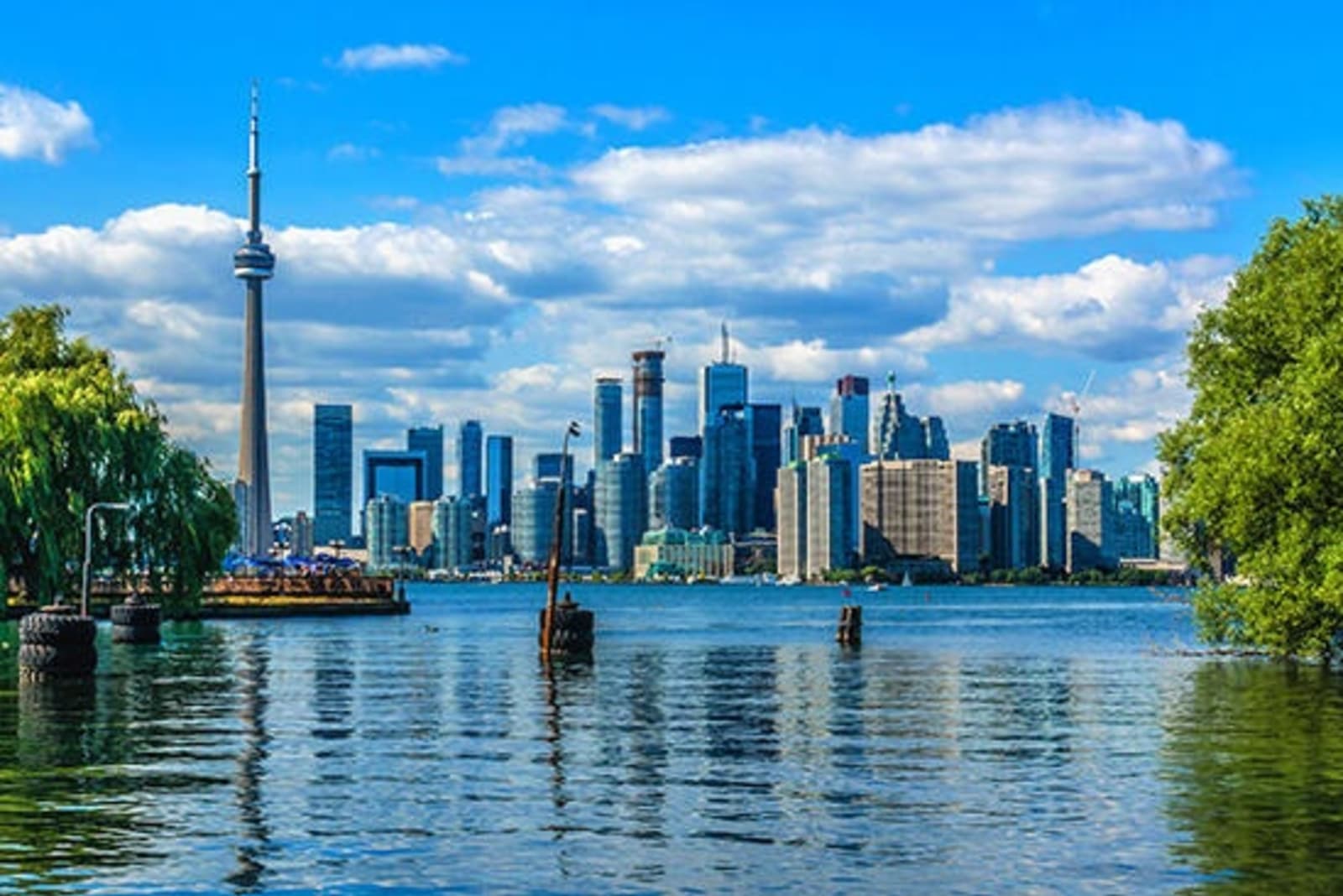 RS-Toronto-shutterstock_342735443.jpg