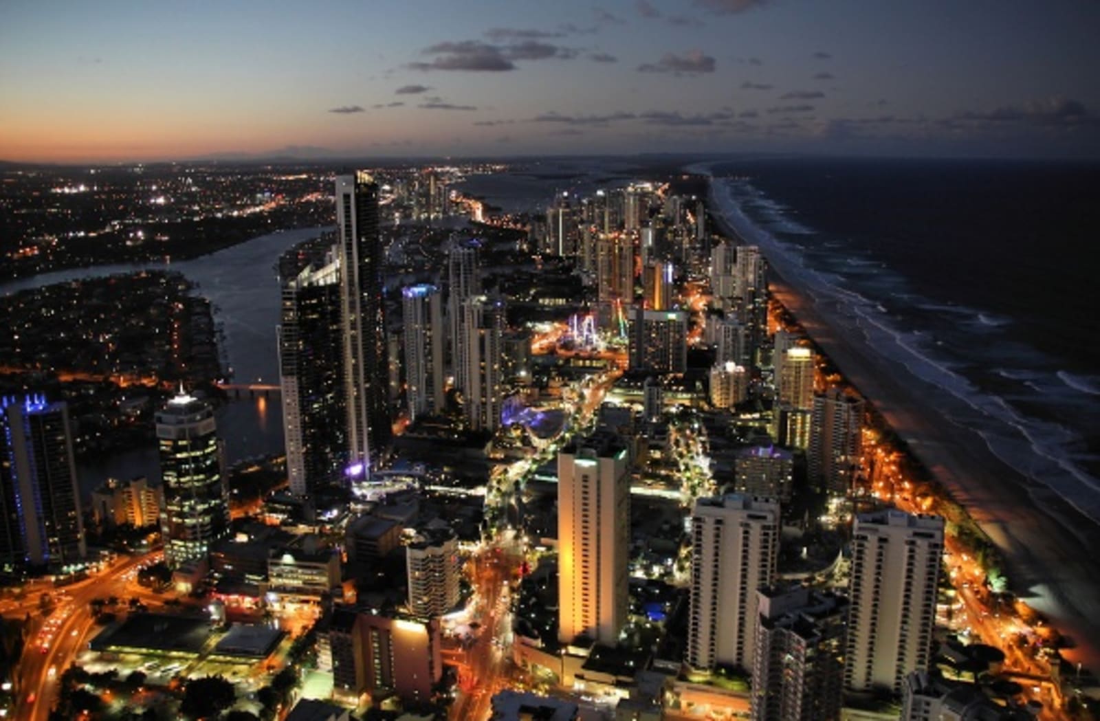 Surfers_Paradise_Night.jpg