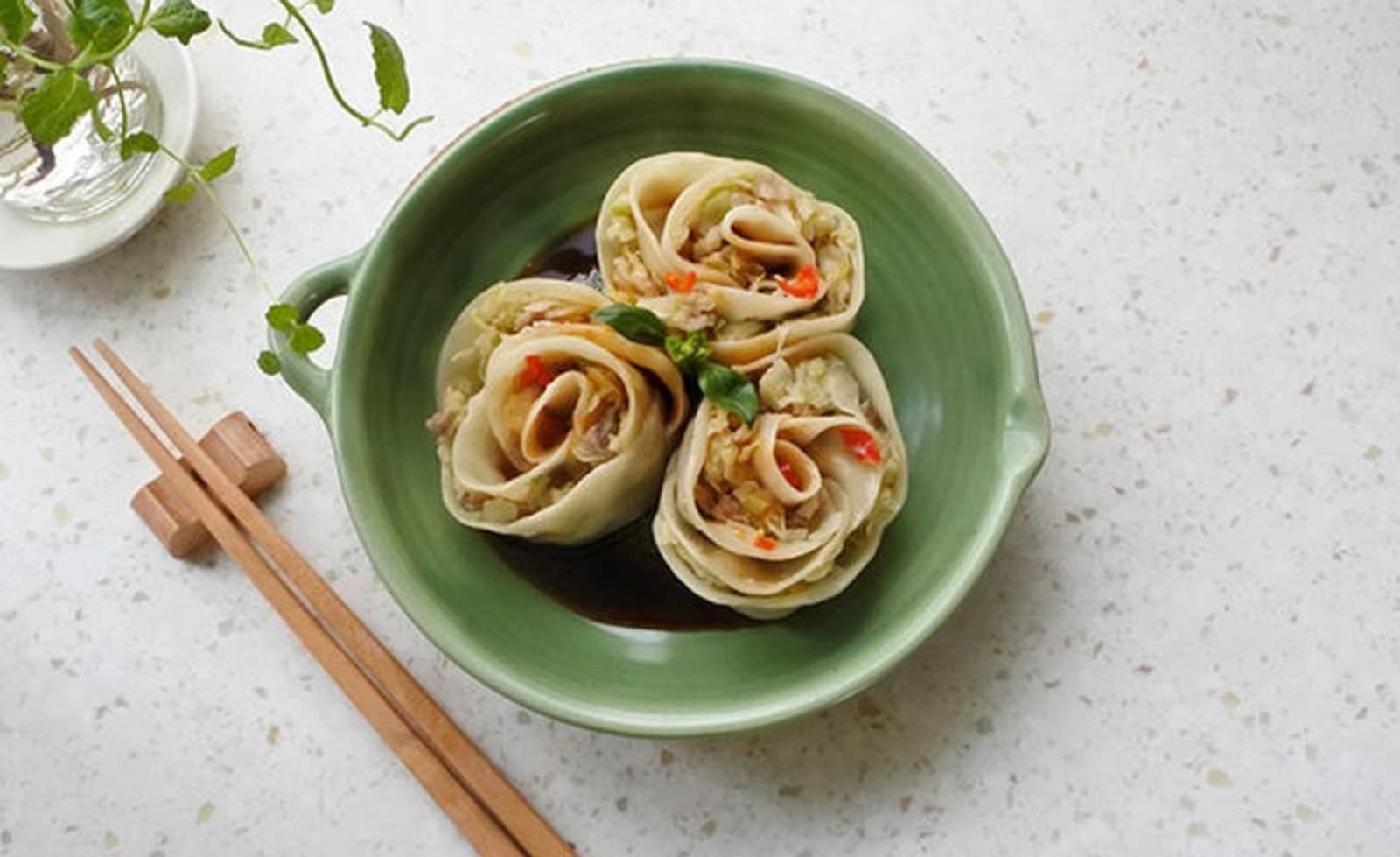 banh-bao-bahn-vac-white-rose-dumplings.jpg