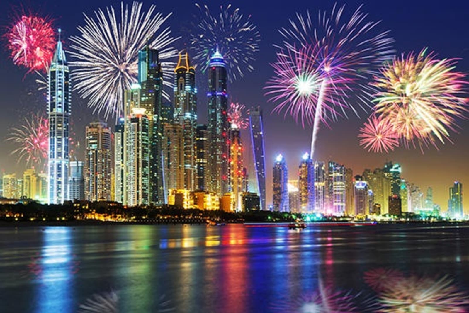 fc-rs-dubai-fireworks-shutterstock240493816.jpg
