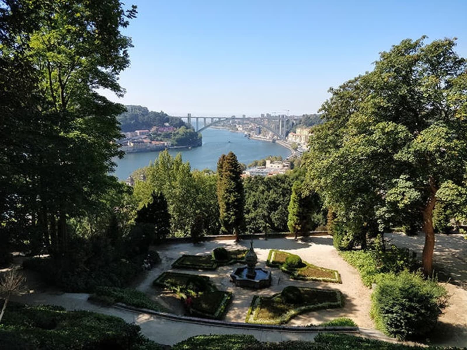 jardins-do-palacio-de-cristal-porto.jpg