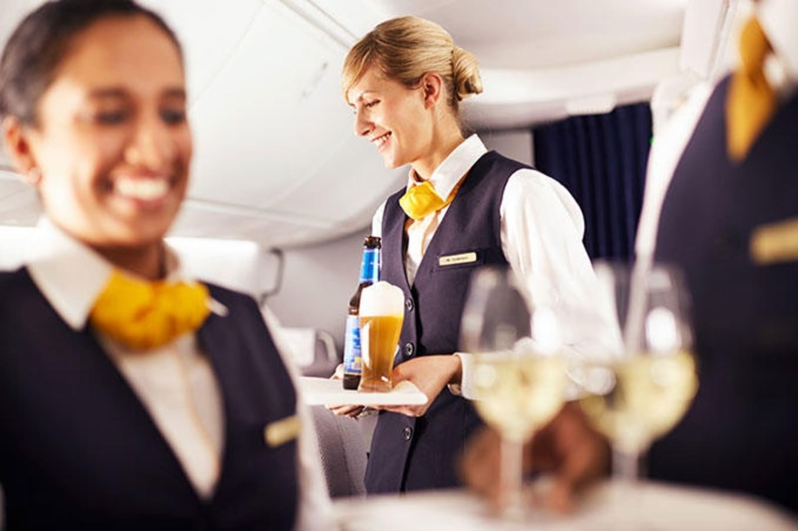 lufthansa-cabin-crew-ps.jpg