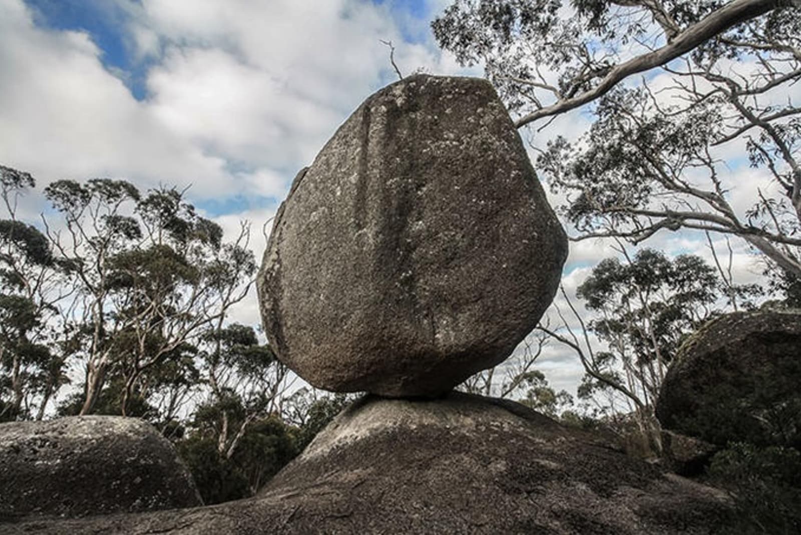 porongorup-balancing-rock.jpg