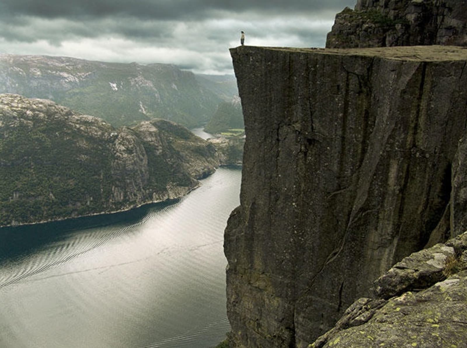 pulpit-rock-norway-ps.jpg