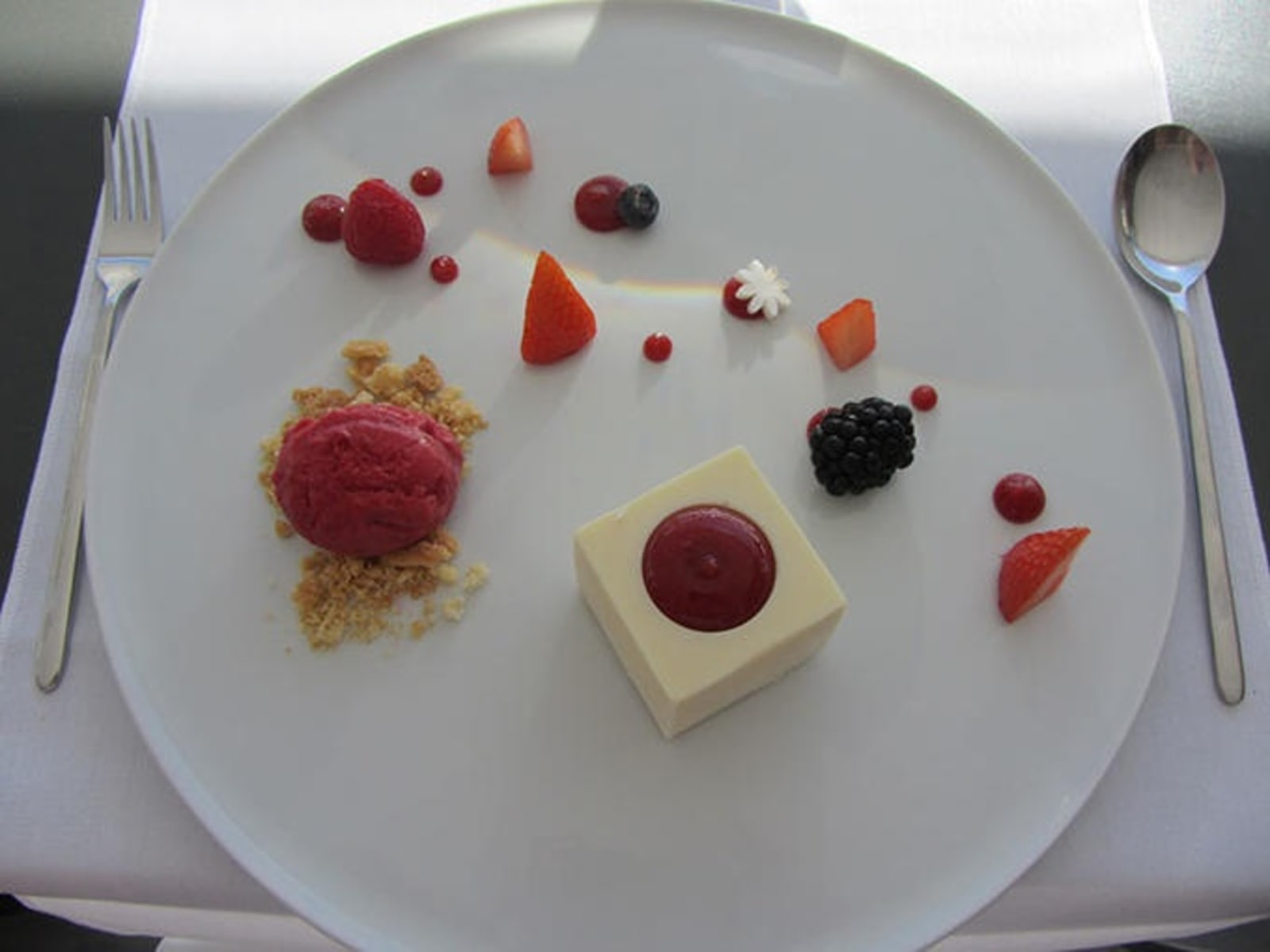 raspberry-panna-cotta_0.jpg