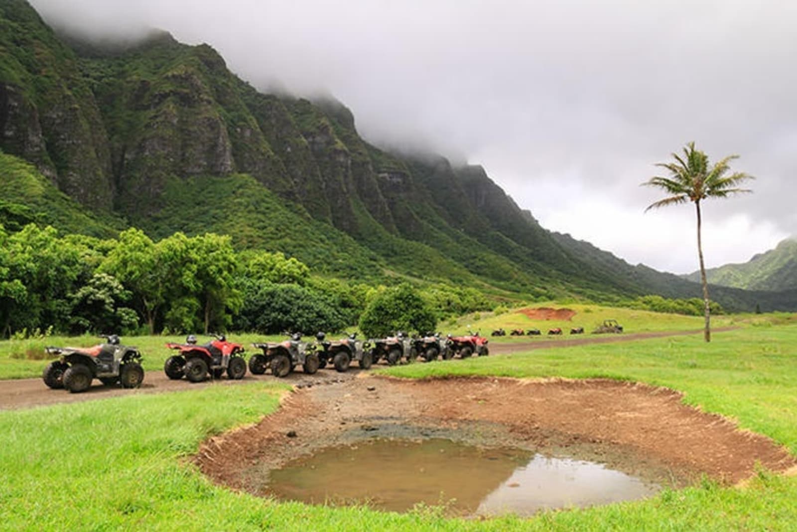 rs-1-kualoa-ranch-oahu-hawaii-shutterstock1066794893.jpg