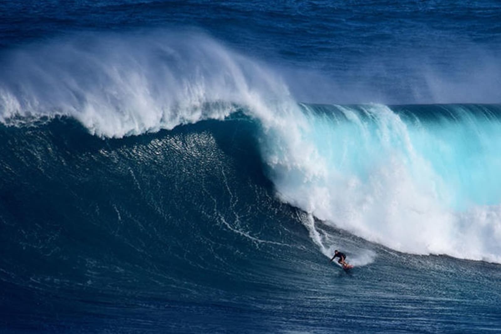 rs-3-jaws-peahi-hawaii-shutterstock_1078138040.jpg