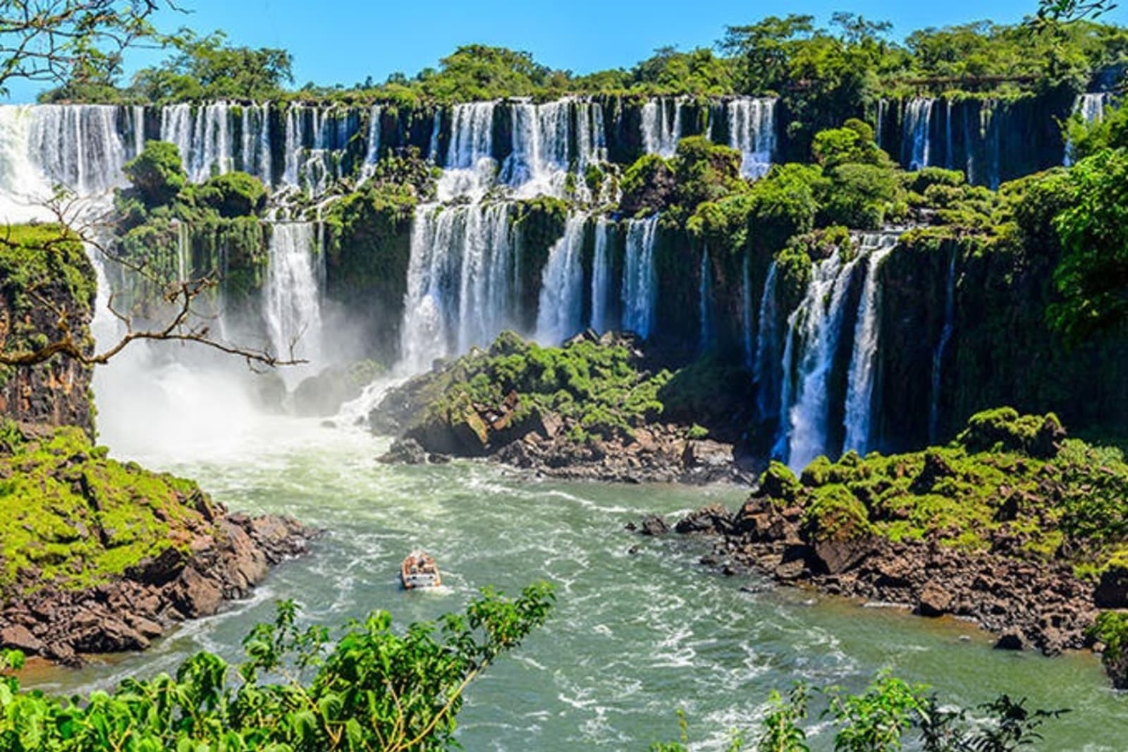 rs-6-iguassu-falls-brazil-shutterstock_351403178.jpg
